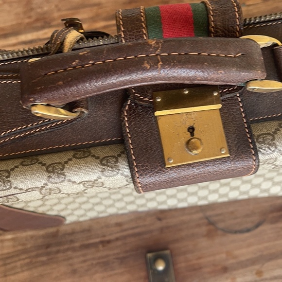 SOLD!! Authentic vintage Gucci suitcase with luggage tag - Picture 4 of 16
